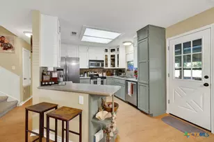 1074 Camellia Ln, New Braunfels, TX 78130 - Photo 12