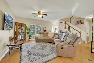 1074 Camellia Ln, New Braunfels, TX 78130 - Photo 6