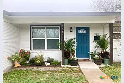 1604 Crockett Avenue, Victoria, TX 77901 - Photo 2
