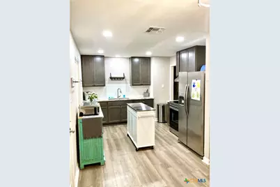 1604 Crockett Avenue, Victoria, TX 77901 - Photo 12