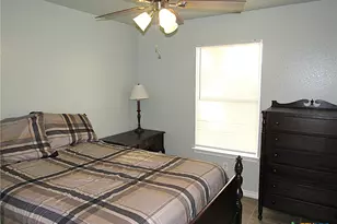 1104 N Blair St, Belton, TX 76513 - Photo 8