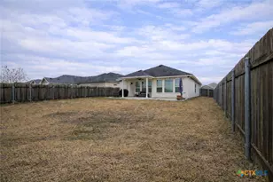 403 Brushy Creek, Victoria, TX 77904 - Photo 8