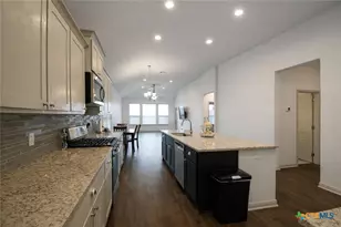 403 Brushy Creek, Victoria, TX 77904 - Photo 24