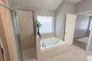 204 Windwood Ln, Victoria, TX 77904 - Photo 10