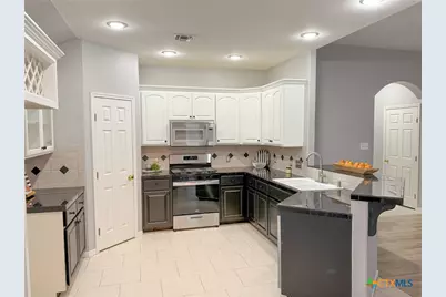 204 Windwood Lane, Victoria, TX 77904 - Photo 6