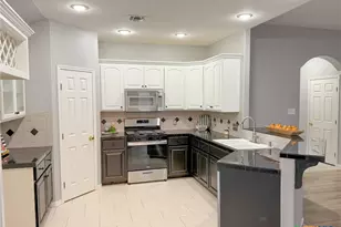 204 Windwood Ln, Victoria, TX 77904 - Photo 6