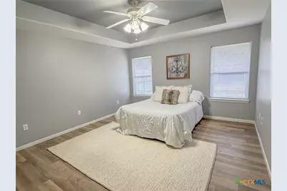 204 Windwood Lane, Victoria, TX 77904 - Photo 8