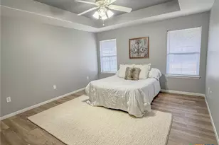 204 Windwood Ln, Victoria, TX 77904 - Photo 8