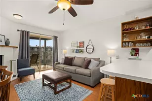 500 N Market Ave, New Braunfels, TX 78130 - Photo 2