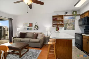 500 N Market Ave, New Braunfels, TX 78130 - Photo 8