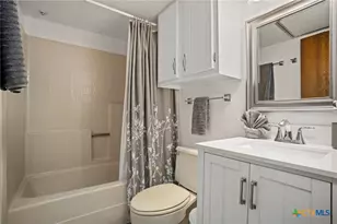 500 N Market Ave, New Braunfels, TX 78130 - Photo 22