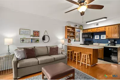 500 N Market Avenue #319 D, New Braunfels, TX 78130 - Photo 4