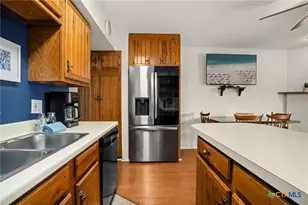 500 N Market Ave, New Braunfels, TX 78130 - Photo 12