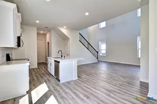 1237 Casetta Run, New Braunfels, TX 78130 - Photo 4