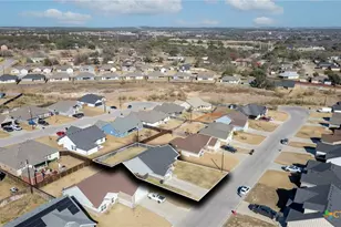 1135 Limestone Dr, Lampasas, TX 76550 - Photo 4