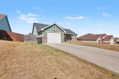 1135 Limestone Drive, Lampasas, TX 76550 - Photo 6