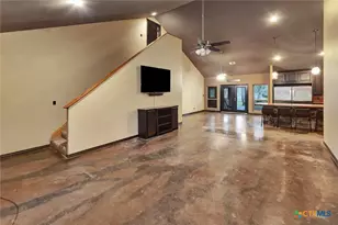 402 Sunset Dr, Edna, TX 77957 - Photo 6