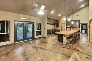 402 Sunset Dr, Edna, TX 77957 - Photo 8