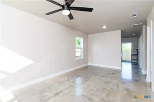 806 White Meadow Dr, Harker Heights, TX 76548 - Photo 2