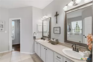 260 Wentworth, Spring Branch, TX 78070 - Photo 18