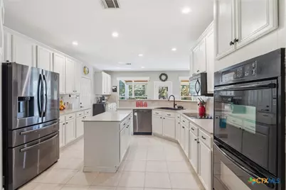 260 Wentworth, Spring Branch, TX 78070 - Photo 8