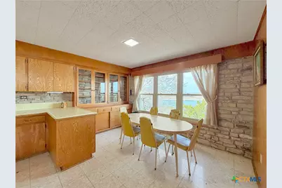 937 Hillcrest Forest, Canyon Lake, TX 78133 - Photo 18