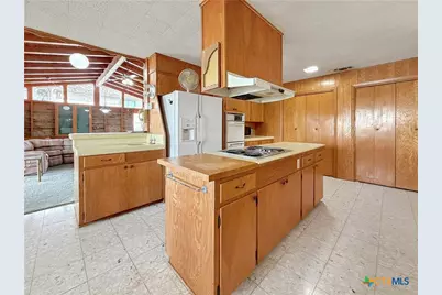 937 Hillcrest Forest, Canyon Lake, TX 78133 - Photo 16