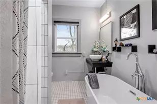 503 S Austin St, Seguin, TX 78155 - Photo 26