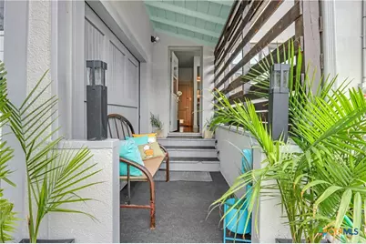 503 S Austin Street, Seguin, TX 78155 - Photo 18