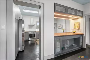 503 S Austin St, Seguin, TX 78155 - Photo 14