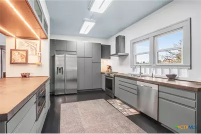 503 S Austin Street, Seguin, TX 78155 - Photo 16