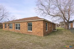 118 N 26th St, Gatesville, TX 76528 - Photo 4