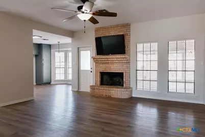 204 Spur Drive, Victoria, TX 77904 - Photo 6