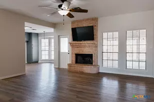 204 Spur Dr, Victoria, TX 77904 - Photo 6