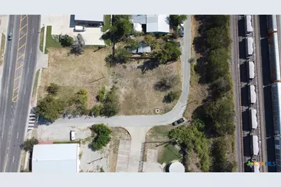1018 W 1st Street, Taylor, TX 76574 - Photo 14