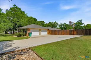 202 Wedgewood, Seguin, TX 78155 - Photo 4