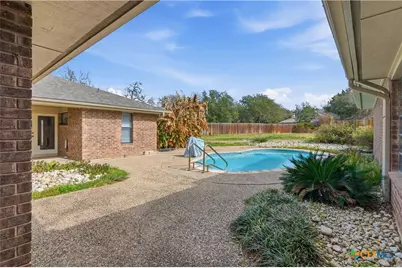 202 Wedgewood, Seguin, TX 78155 - Photo 4