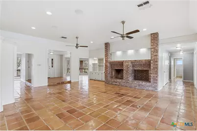 202 Wedgewood, Seguin, TX 78155 - Photo 10