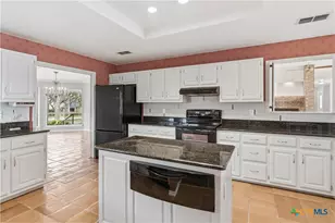 202 Wedgewood, Seguin, TX 78155 - Photo 14