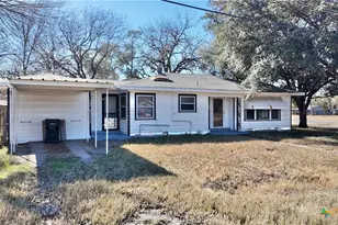 142 W 4th St, Yorktown, TX 78164 - Photo 1