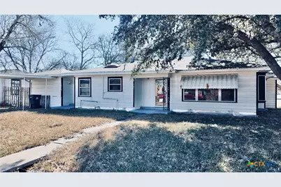 142 W 4th St., Yorktown, TX 78164 - Photo 2