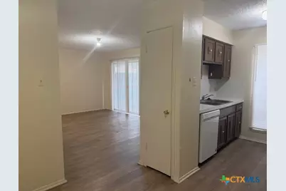 903 S Magnolia Avenue #9, Luling, TX 78648 - Photo 2