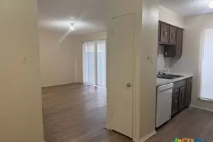 903 S Magnolia Ave, Luling, TX 78648 - Photo 2