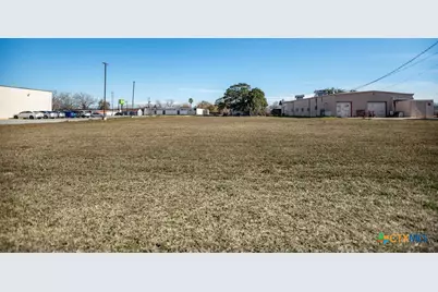 1327 W Austin Street, Port Lavaca, TX 77979 - Photo 2