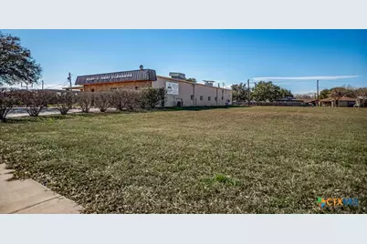 1327 W Austin Street, Port Lavaca, TX 77979 - Photo 8