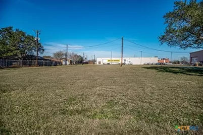 1327 W Austin Street, Port Lavaca, TX 77979 - Photo 6