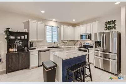 721 Sweetgrass, New Braunfels, TX 78130 - Photo 6