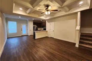 324 Untermaier Dr, New Braunfels, TX 78130 - Photo 4