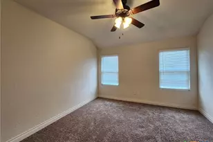 324 Untermaier Dr, New Braunfels, TX 78130 - Photo 8