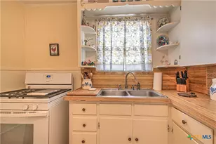 907 S 39th St, Temple, TX 76504 - Photo 18